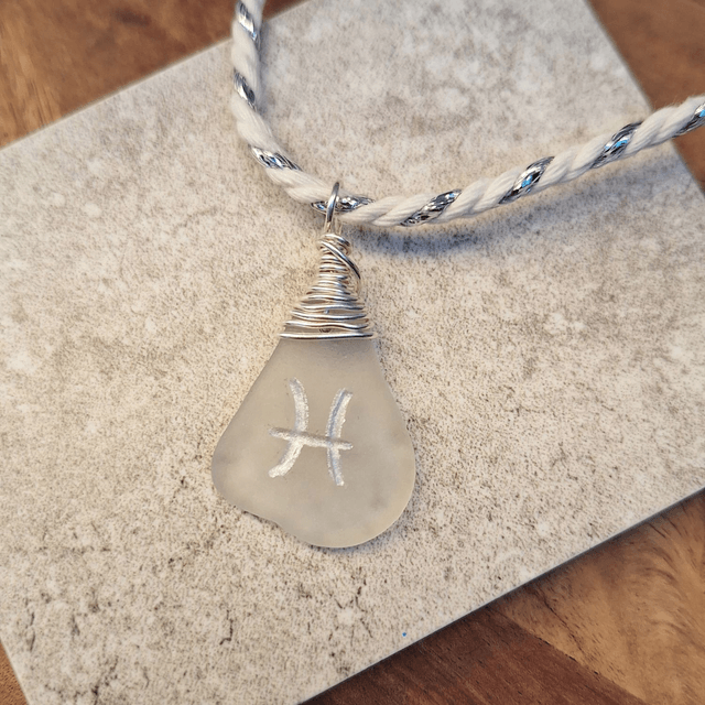 Astro Poisson - pendentif en verre gravé et argent