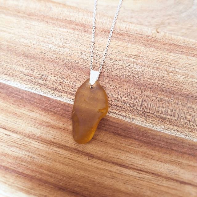 Île Orange ambré - collier en argent et verre marin