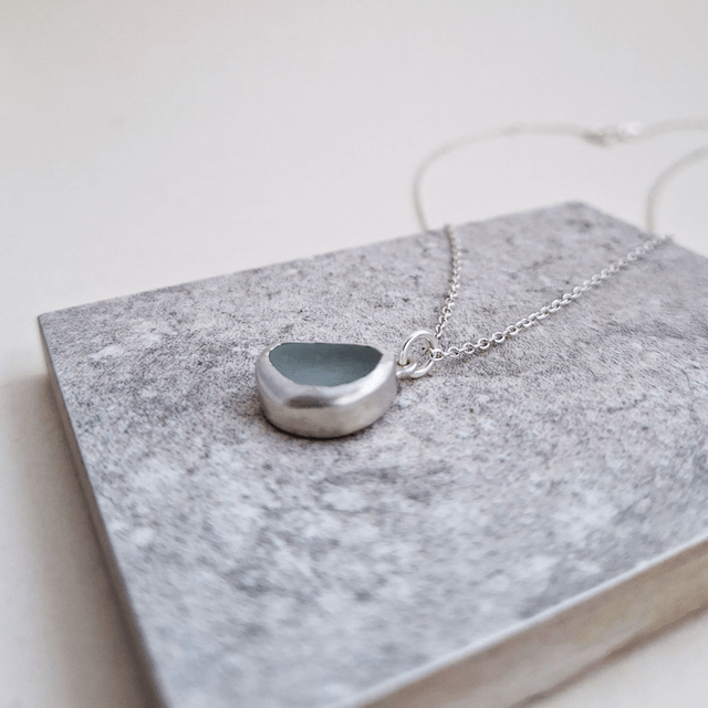 Amibe Blanc - pendentif plage en argent et verre
