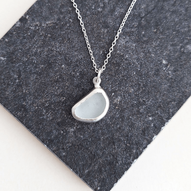 Amibe Blanc - pendentif plage en argent et verre