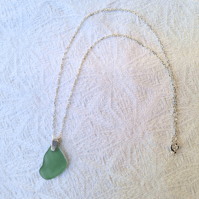Île Turquoise poudré - collier en argent et verre marin