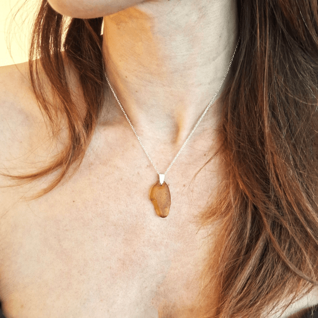 Île Orange ambré - collier en argent et verre marin